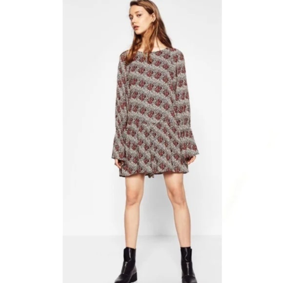 Zara Trafaluc Collection Long Ruffle Sleeve Red & Black Floral Print Romper XS - Picture 1 of 6